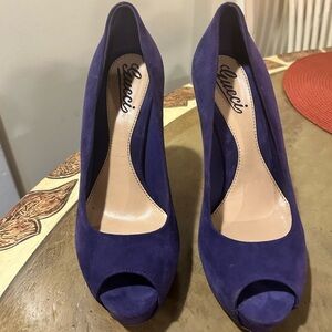 Gucci purple peel toe heels